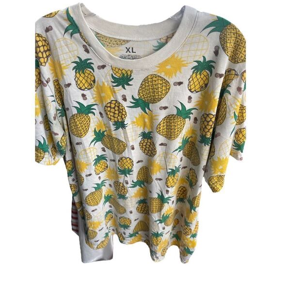 No Brand Other - CHANG SUK MENS PINEAPPLES TSHIRT SIZE XLARGE IN PRETTY GOOD CONDITION